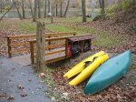 End of path to river, 1 canoe and 2 kayaks